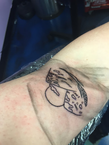 Tattoo Shop «Liquid Tattoo», reviews and photos, 16583 Old U.S. 27, Lansing, MI 48906, USA