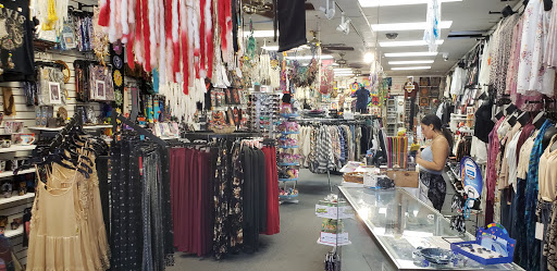 Clothing Store «Hot Rags», reviews and photos, 39 South La Grange Road, La Grange, IL 60525, USA