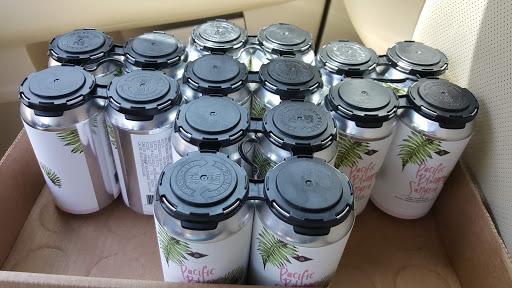 Wine Store «Underdog Wine Co.», reviews and photos, 319 E 55th St, Kansas City, MO 64113, USA