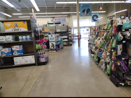 Pet Supply Store «Petco Animal Supplies», reviews and photos, 16710 Royalton Rd, Strongsville, OH 44136, USA