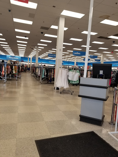 Clothing Store «Ross Dress for Less», reviews and photos, 8021 E Kellogg Dr, Wichita, KS 67207, USA