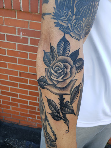 Tattoo Shop «Silkworm Tattoo», reviews and photos, 520 Main St, Hamilton, OH 45013, USA