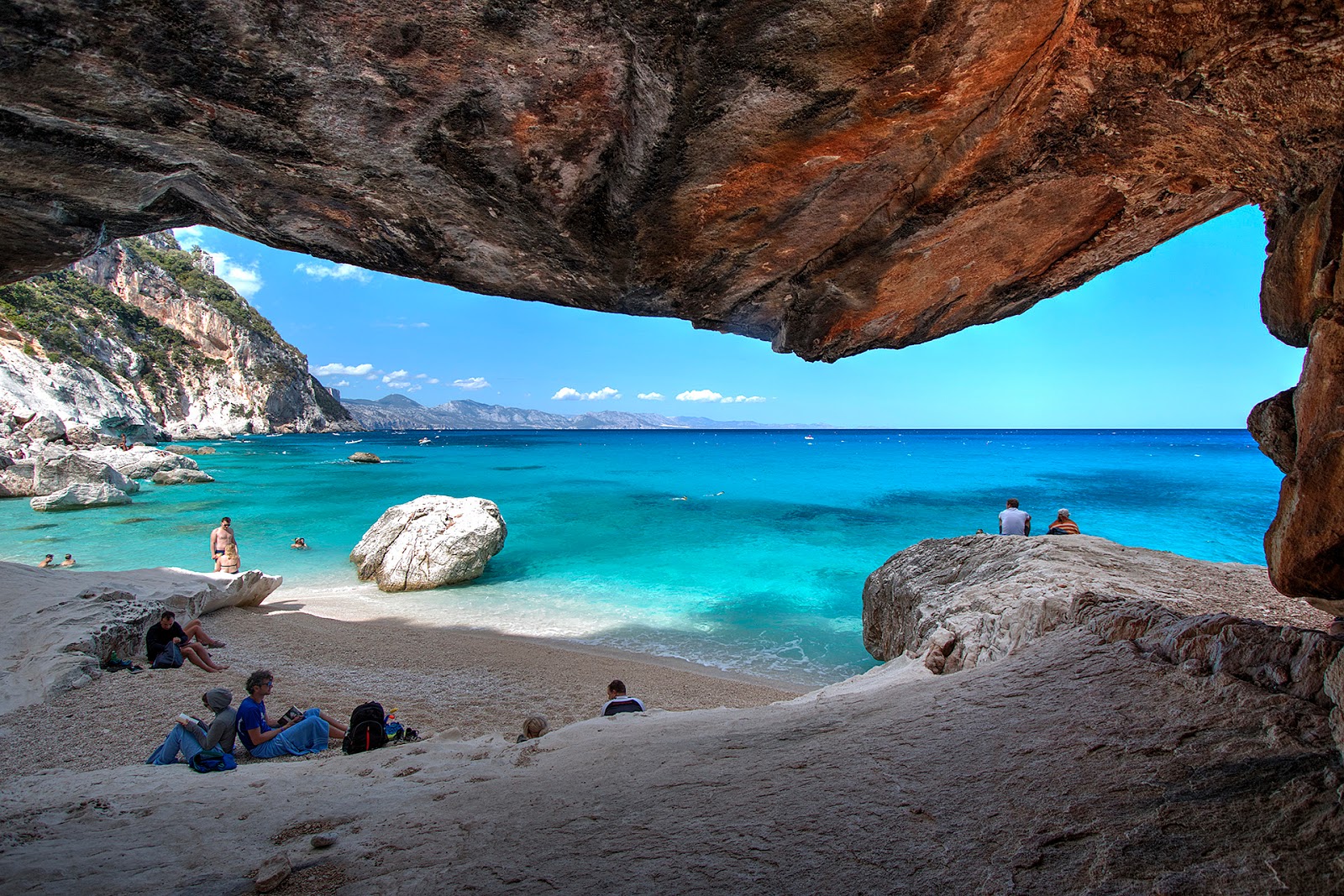 Cala Goloritze 🏖️ Baunei, Sardinia island, Italy - detailed features, map,  photos, image size:1600x1067