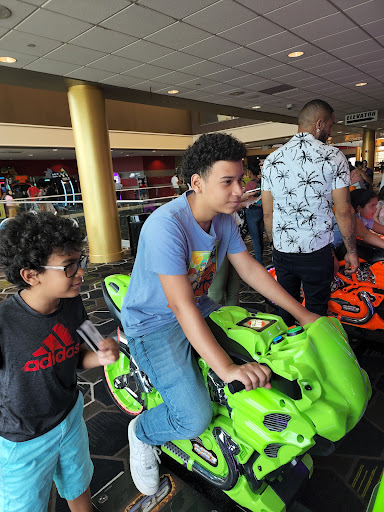 Movie Theater «College Point Multiplex Cinemas», reviews and photos, 2855 Ulmer St, Flushing, NY 11354, USA