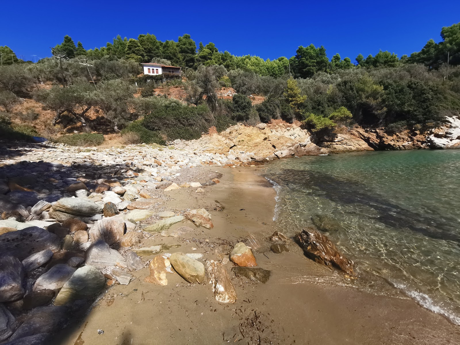 Foto af Vlachorema beach med lille bugt