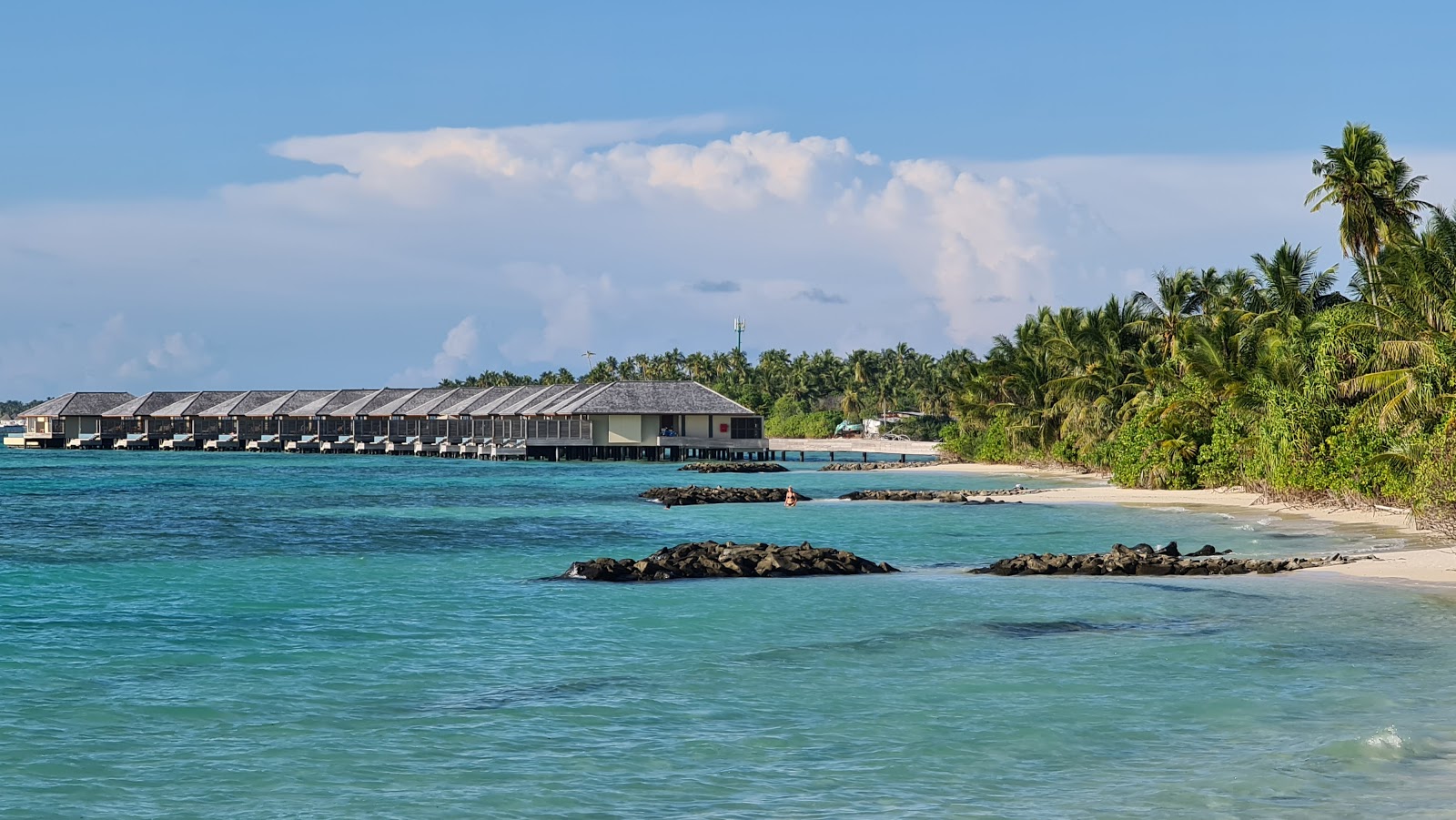 Foto von Dhigurah Strand - beliebter Ort unter Entspannungskennern