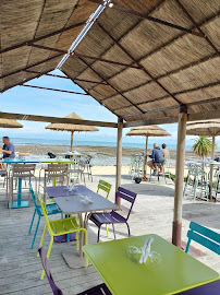 Atmosphère du Bar-restaurant à huîtres Au QG de la mer à Saint-Martin-de-Ré - n°13