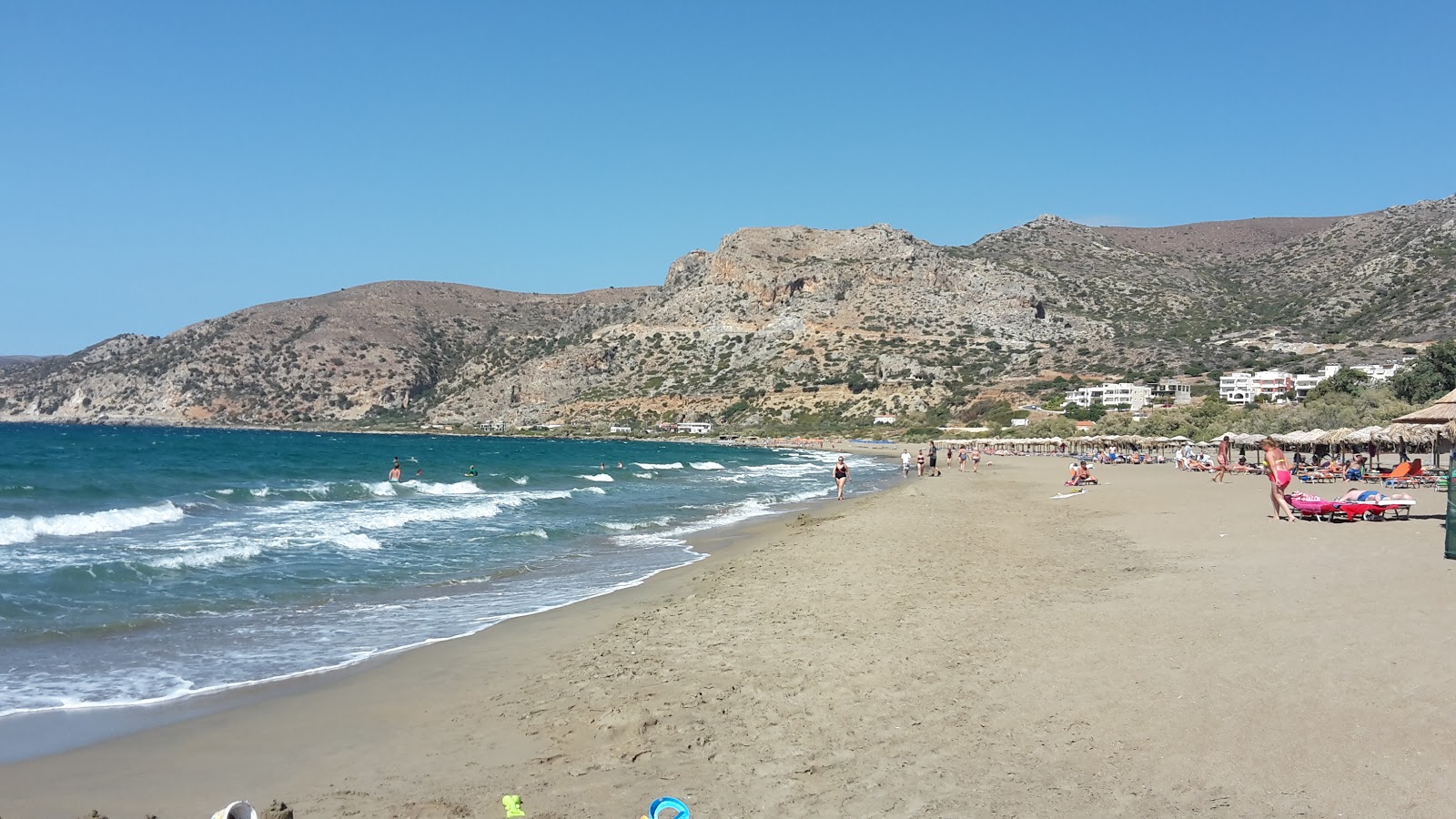 Photo de Plage de Pahia Ammos partiellement zone de villégiature