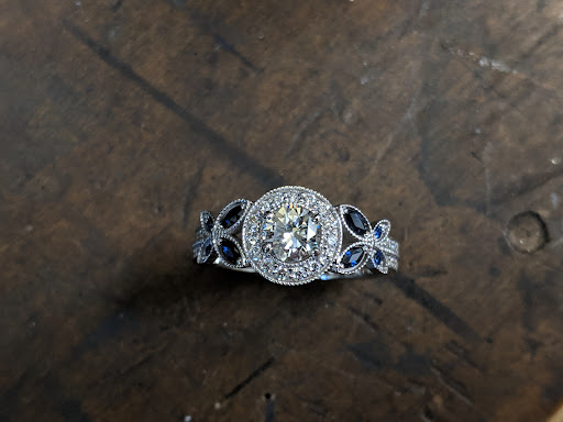 Jewelry Store «J. Mullins Jewelry and Gifts», reviews and photos, 352 W Northfield Blvd, Murfreesboro, TN 37129, USA