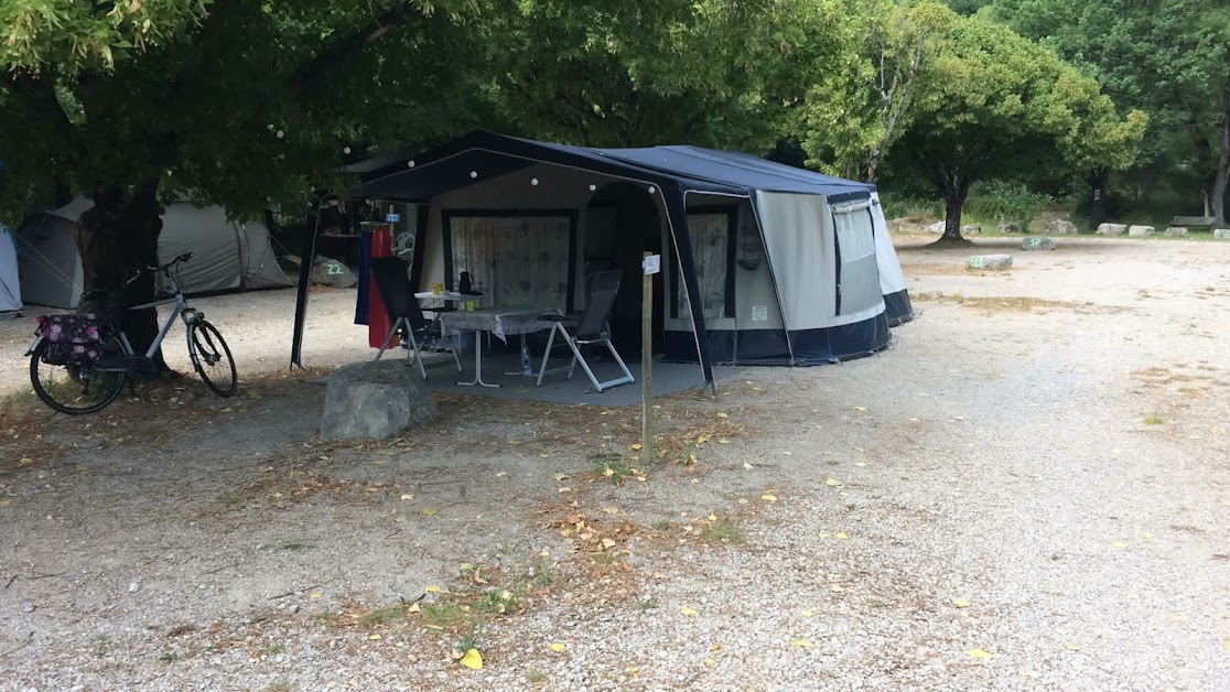 camping les ôliviers à Sahune (Drôme 26)