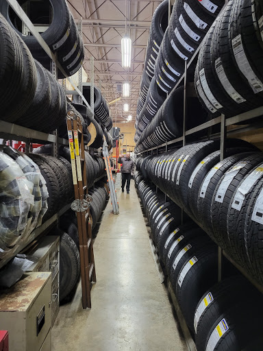 Auto Repair Shop «Dupage Tire & Auto Center», reviews and photos, 1200 E Roosevelt Rd, Lombard, IL 60148, USA