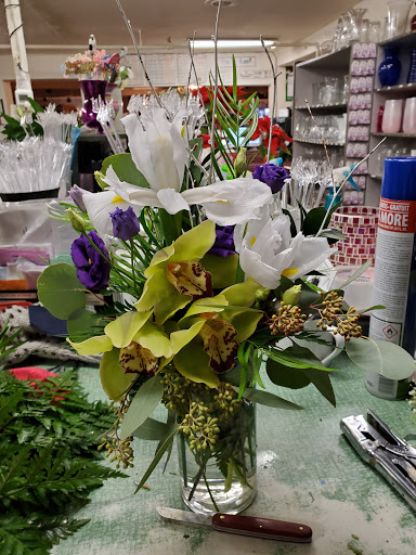 Florist «Shaw And Boehler Florist», reviews and photos, 31 Clinton Ave, Cortland, NY 13045, USA