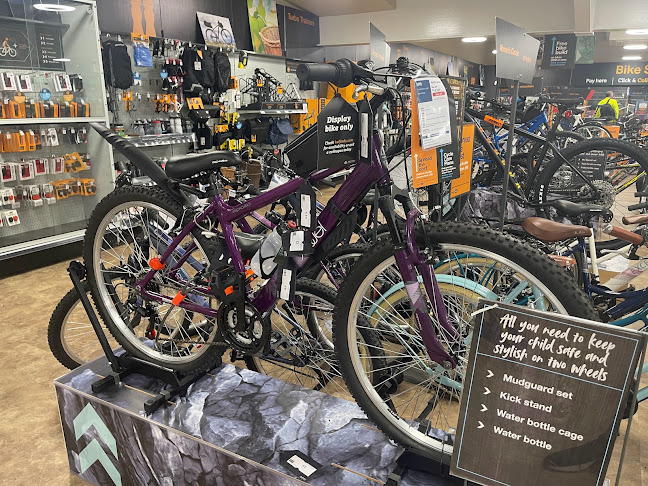 Comments and reviews of Halfords - Brighton