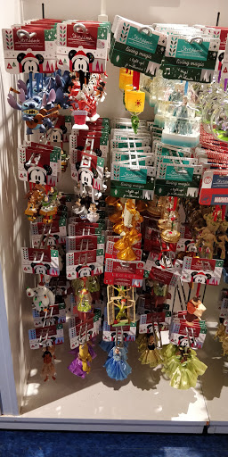 Toy Store «Disney Store», reviews and photos, 400 Premium Outlets Dr, Monroe, OH 45050, USA