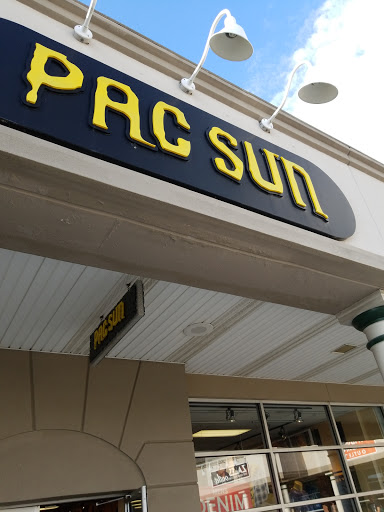 Shopping Mall «Aurora Farms Premium Outlets», reviews and photos, 549 S Chillicothe Rd, Aurora, OH 44202, USA