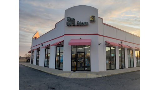 The UPS Store, 1146 S Waukegan Rd, Waukegan, IL 60085, USA, 