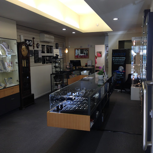 Reviews of Jamies Jewellers in Alexandra - Jewelry