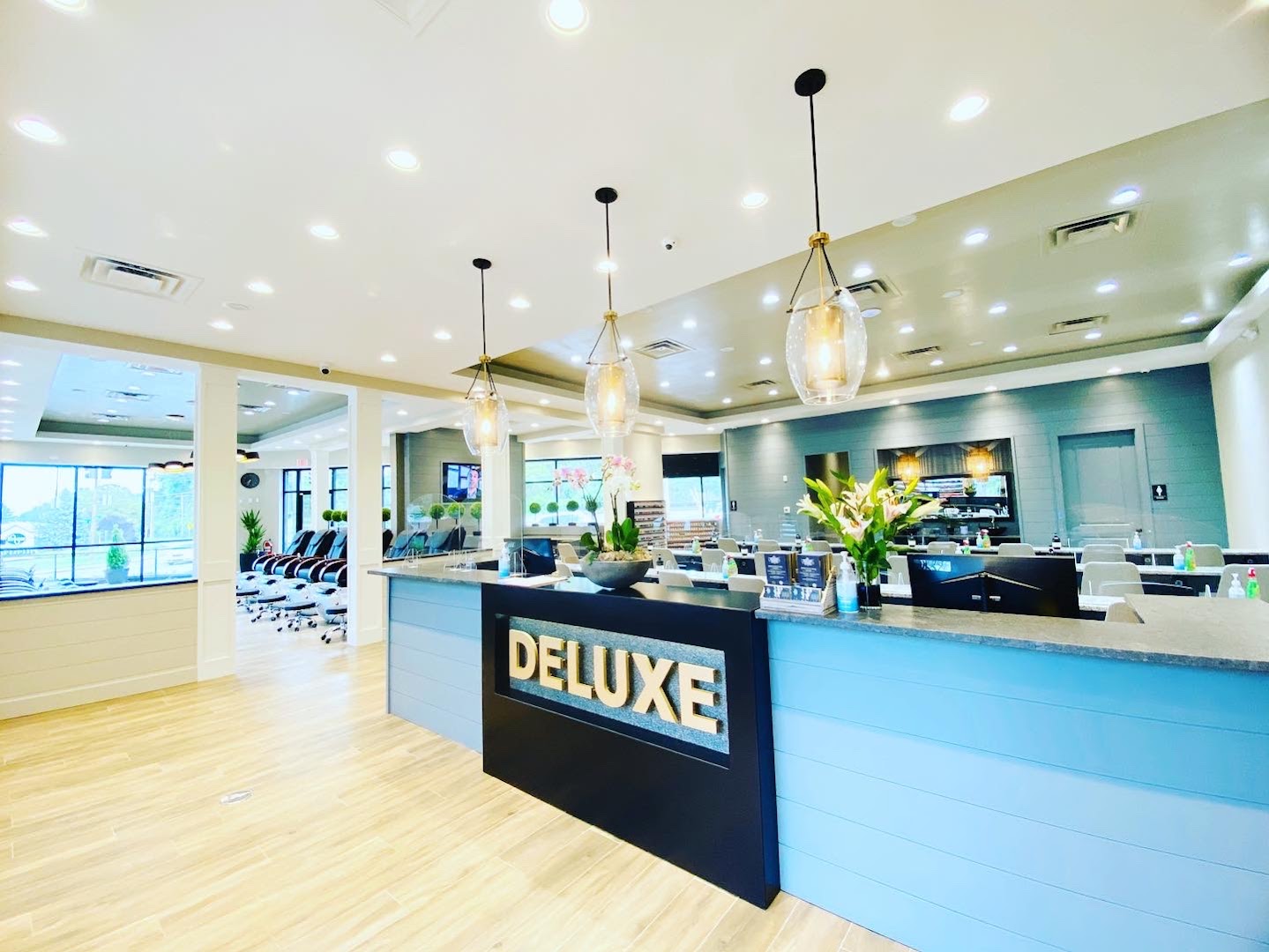 Deluxe Nails Salon & Spa of Oakley