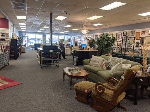 Consignment Shop «Twice New Consignments», reviews and photos, 1022 W Silver Lake Rd, Fenton, MI 48430, USA