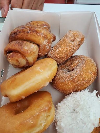 Donut Shop «Donut Palace», reviews and photos, 113 S Interstate Hwy 35, New Braunfels, TX 78130, USA