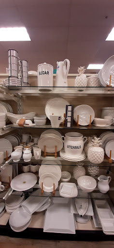 Department Store «HomeGoods», reviews and photos, 5530 Reseda Blvd, Tarzana, CA 91356, USA