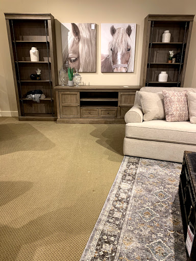 Furniture Store «La-Z-Boy Furniture Galleries», reviews and photos, 7790 Mentor Ave, Mentor, OH 44060, USA