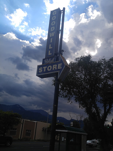 Thrift Store «Discover Goodwill West Retail Center», reviews and photos