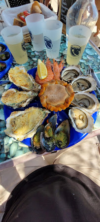 Plats et boissons du Restaurant de fruits de mer Huitres Rouzières à Loupian - n°3
