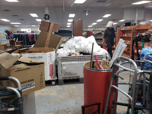 Thrift Store «Miracle Hill Thrift Store - Pete Hollis Blvd Greenville», reviews and photos