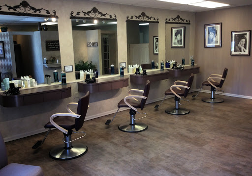 Hair Salon «Studio 4 Hair Salon, Barrington IL., 60010», reviews and photos, 120 S Lageshulte St, Barrington, IL 60010, USA