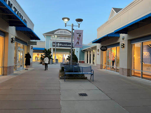 Shopping Mall «Jersey Shore Premium Outlets», reviews and photos, 1 Premium Outlet Blvd, Tinton Falls, NJ 07753, USA