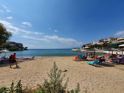 Foto di Skala Maries beach con baia piccola