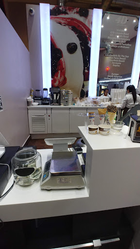 Ice Cream Shop «Gelateria 4D», reviews and photos, 670 Lincoln Rd Mall, Miami Beach, FL 33139, USA