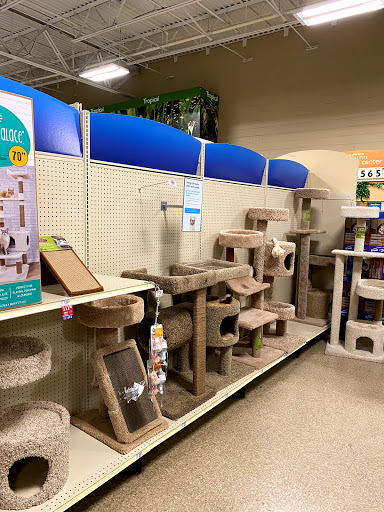 Pet Supply Store «PetSmart», reviews and photos, 89 Commercial Rd, Leominster, MA 01453, USA