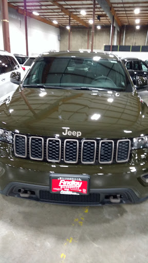Jeep Dealer «Findlay Chrysler Jeep Dodge RAM INDOOR Dealership», reviews and photos, 25600 SW Parkway Center Dr, Wilsonville, OR 97070, USA