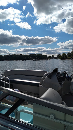 Liquor Store «Haywards Liquor St-Atm», reviews and photos, 573 Main St #4, Belleville, MI 48111, USA