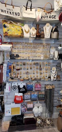 Jewelry Store «Knock Knock Boutique», reviews and photos, 110 W Chocolate Ave, Hershey, PA 17033, USA