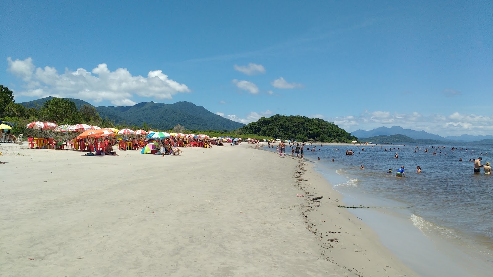 Foto di Spiaggia di Pereirinha con una superficie del sabbia beige fine