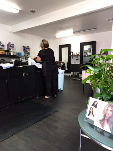 Hair Salon «Ross Hair Salon», reviews and photos, 2114 Interstate 35 Frontage Rd, San Antonio, TX 78208, USA
