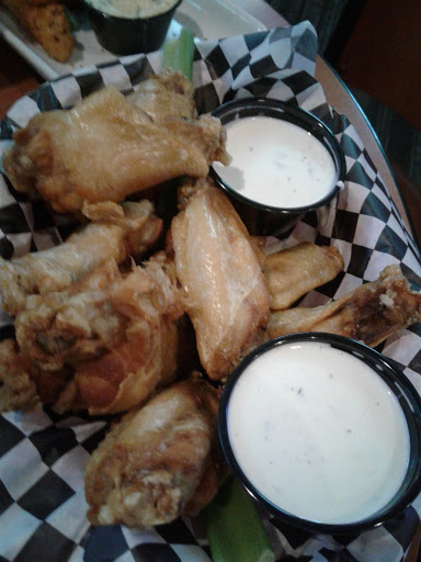 Sports Bar «Brass Rail Sports Bar, Restaurant & Pool Hall», reviews and photos, 4940 NE 81st St, Kansas City, MO 64119, USA