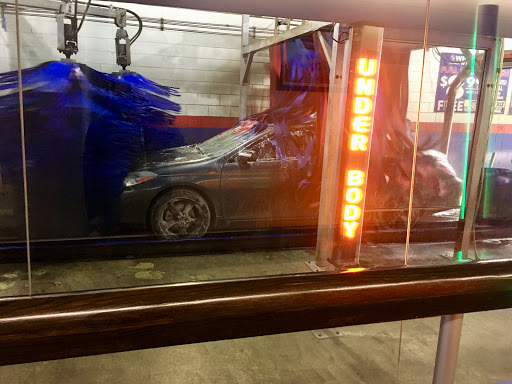 Car Wash «White Glove Car Wash & Detailing», reviews and photos, 1415 W Shakespeare Ave, Chicago, IL 60614, USA