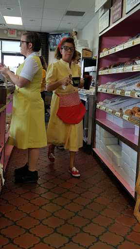 Donut Shop «HoneyDip Donuts», reviews and photos, 4480 Kenny Rd, Columbus, OH 43220, USA