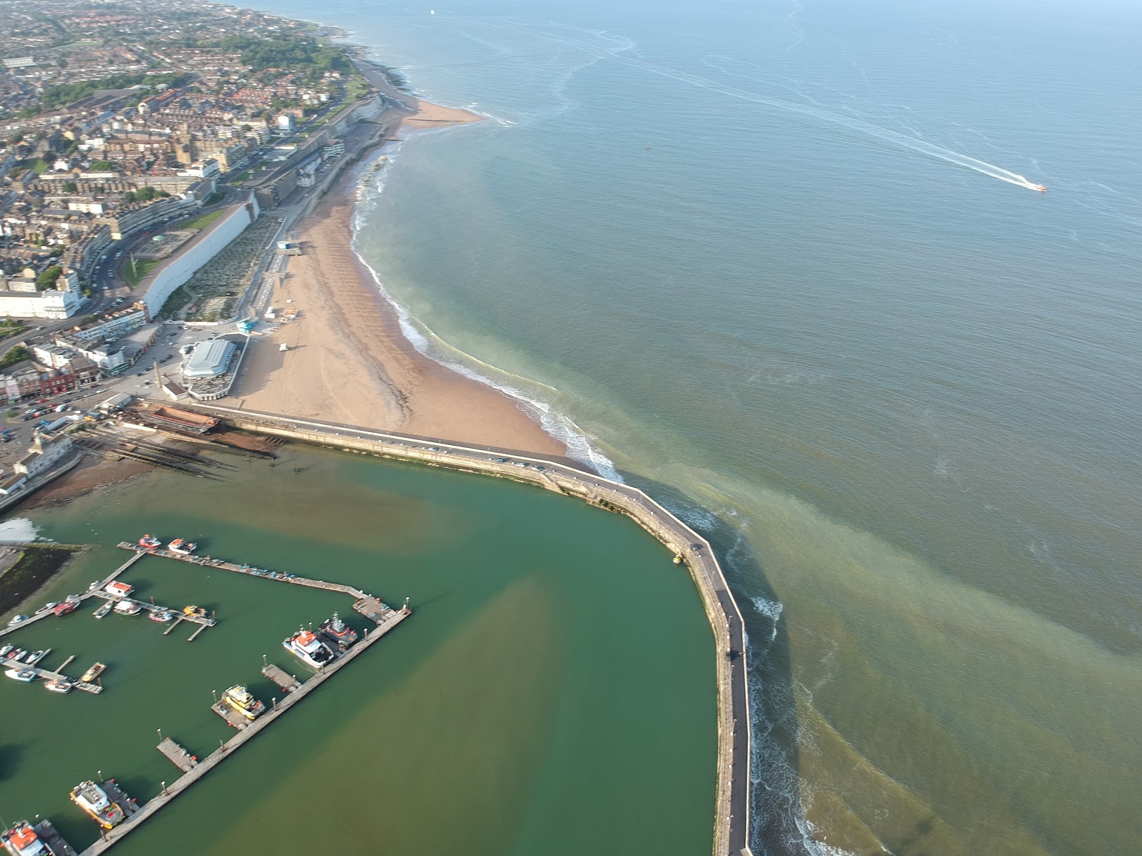 Foto van Ramsgate beach West - populaire plek onder ontspanningskenners