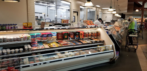 Grocery Store «D & W Fresh Market», reviews and photos, 50 Douglas Ave, Holland, MI 49424, USA