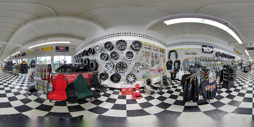 Truck Accessories Store «4 Wheel Parts - Portland - South Tabor», reviews and photos, 2700 SE 82nd Ave, Portland, OR 97266, USA