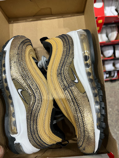 Sporting Goods Store «Nike Factory Store», reviews and photos, 8510 S Cottage Grove Ave, Chicago, IL 60619, USA