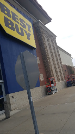 Electronics Store «Best Buy», reviews and photos, 3349 Fairlane Dr, Allen Park, MI 48101, USA