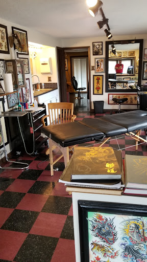 Tattoo Shop «Roselle Tattoo Company», reviews and photos, 25W163 Lake St, Roselle, IL 60172, USA