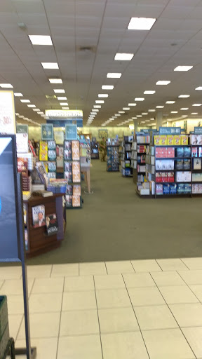 Book Store «Barnes & Noble Booksellers South Corona», reviews and photos, 2470 Tuscany St #101, Corona, CA 92881, USA