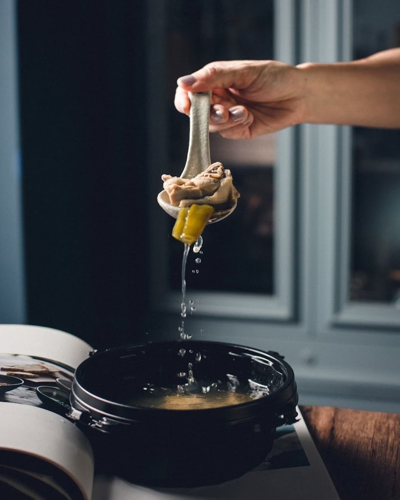 雲饕廚房 【台中一中店】煲仔飯/麻辣干鍋/牛肉麵-北區必吃煲仔飯|港式飲品|必吃港式料理|必吃牛肉麵|乾式麻辣火鍋|必吃美食 的照片